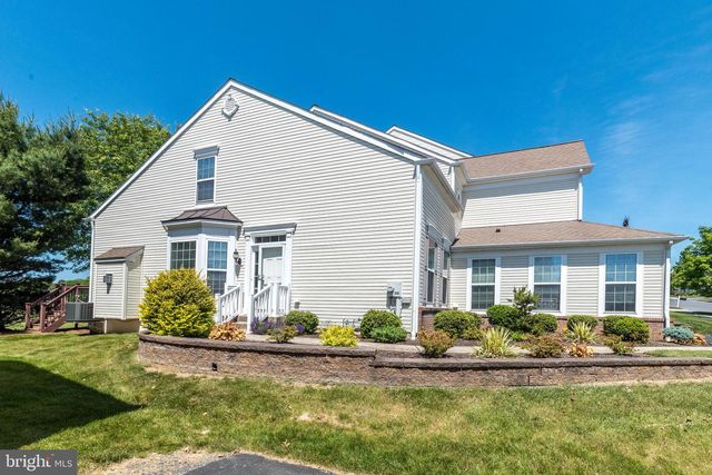 1824 EMERALD DR, Orefield, PA 18069