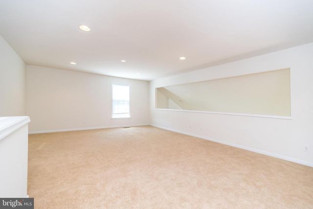 1824 EMERALD DR, Orefield, PA 18069