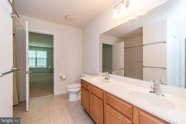 1824 EMERALD DR, Orefield, PA 18069