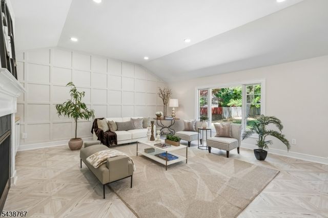 12 Rever Dr, Florham Park Boro, NJ 07932