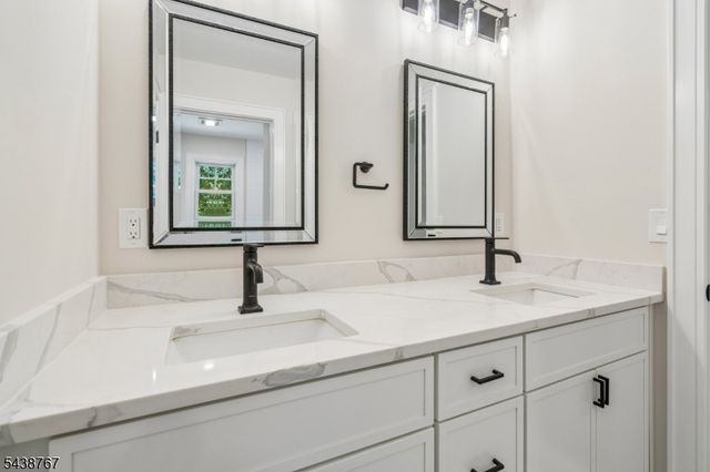 12 Rever Dr, Florham Park Boro, NJ 07932
