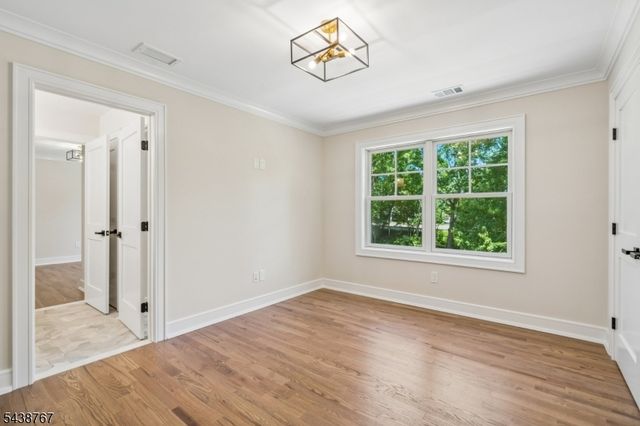 12 Rever Dr, Florham Park Boro, NJ 07932
