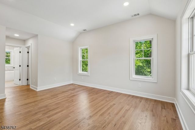 12 Rever Dr, Florham Park Boro, NJ 07932