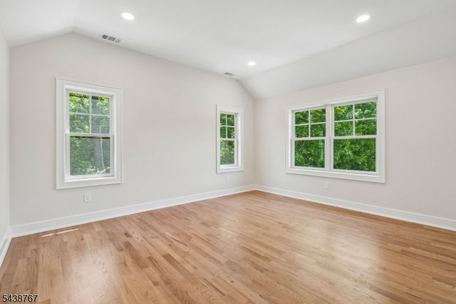 12 Rever Dr, Florham Park Boro, NJ 07932