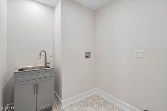 12 Rever Dr, Florham Park Boro, NJ 07932