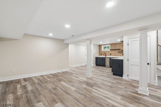 12 Rever Dr, Florham Park Boro, NJ 07932