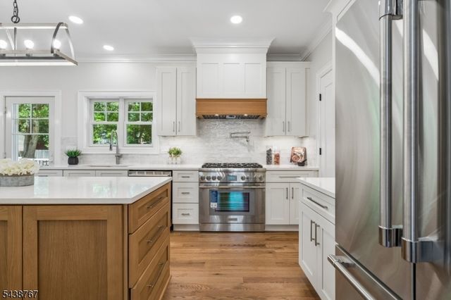 12 Rever Dr, Florham Park Boro, NJ 07932