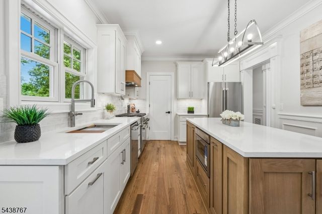 12 Rever Dr, Florham Park Boro, NJ 07932