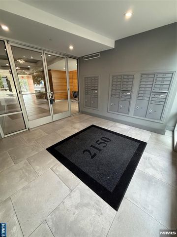 2150 N Central Road 605, Fort Lee, NJ 07024