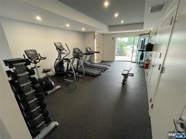 2150 N Central Road 605, Fort Lee, NJ 07024