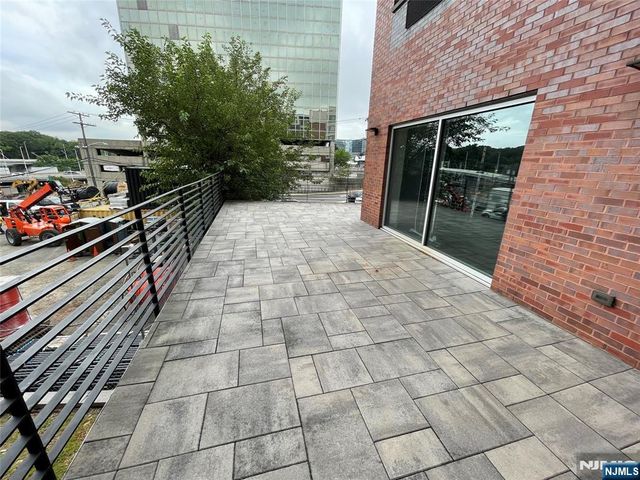 2150 N Central Road 605, Fort Lee, NJ 07024