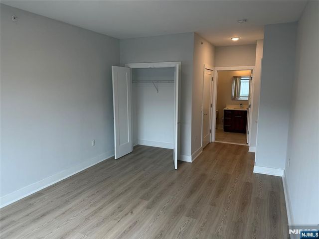 2150 N Central Road 605, Fort Lee, NJ 07024