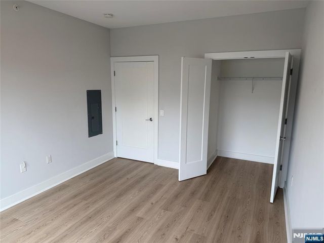 2150 N Central Road 605, Fort Lee, NJ 07024