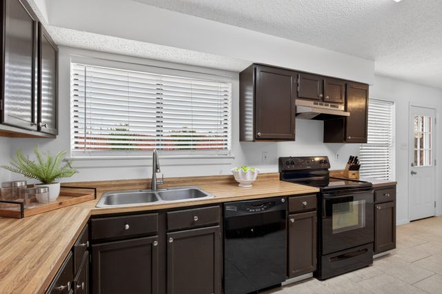 3656 Fairview Drive, Corinth, TX 76210