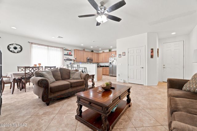 6723 W Fishermans Drive, Tucson, AZ 85757