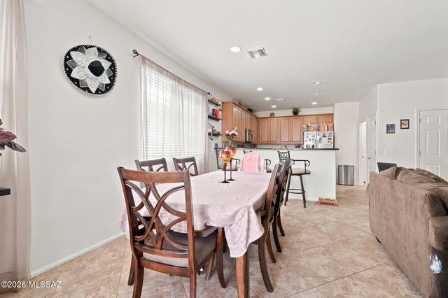 6723 W Fishermans Drive, Tucson, AZ 85757