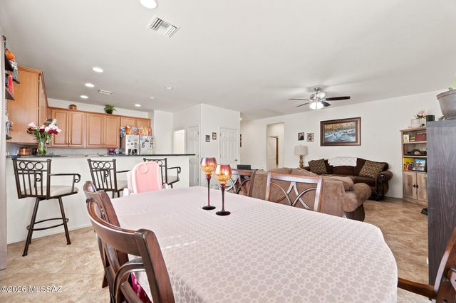 6723 W Fishermans Drive, Tucson, AZ 85757