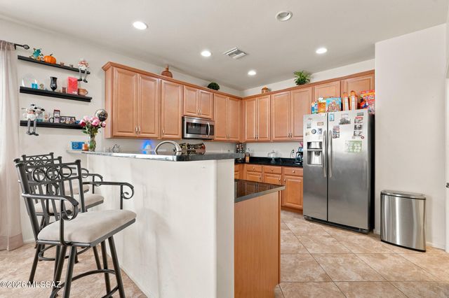 6723 W Fishermans Drive, Tucson, AZ 85757