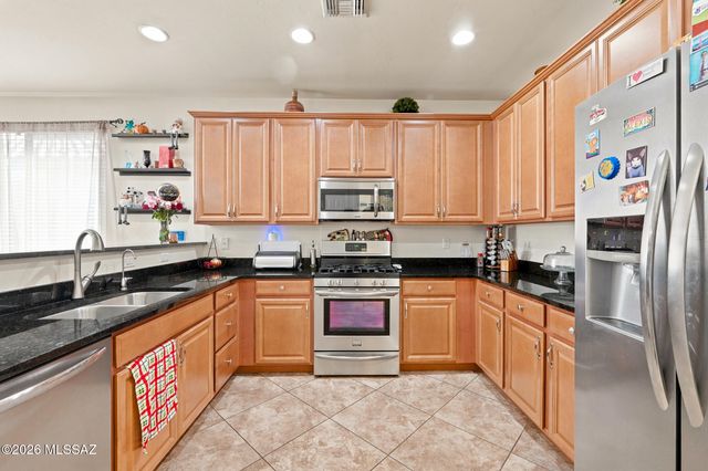 6723 W Fishermans Drive, Tucson, AZ 85757