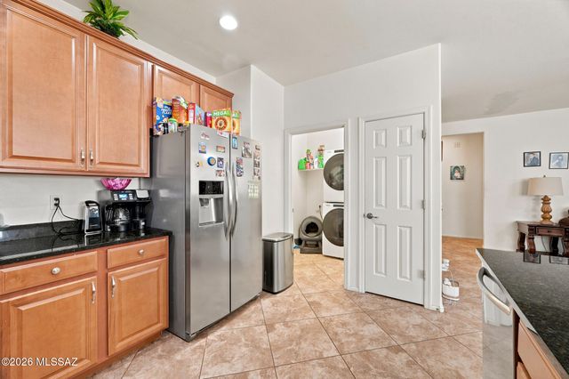 6723 W Fishermans Drive, Tucson, AZ 85757