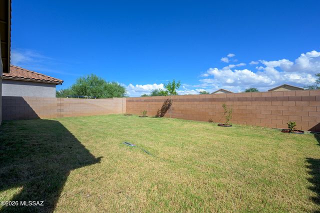 6723 W Fishermans Drive, Tucson, AZ 85757