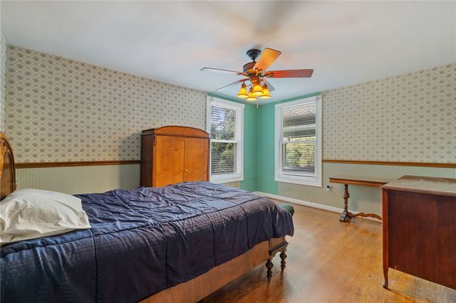 1252 Sharon St, Aliquippa, PA 15001