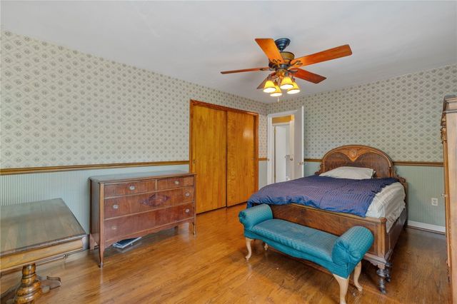 1252 Sharon St, Aliquippa, PA 15001