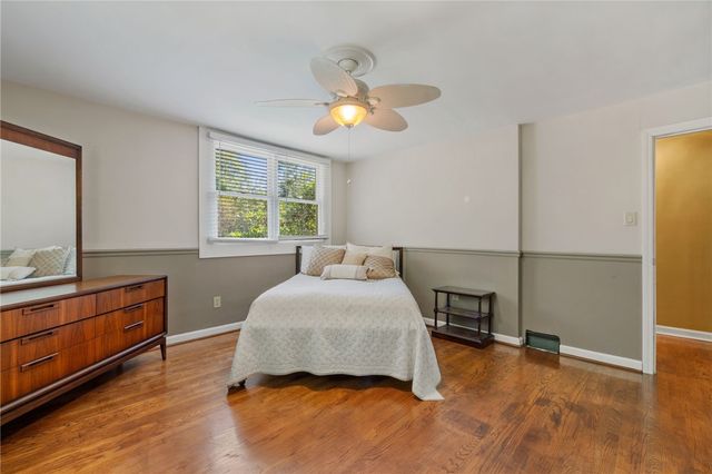 1252 Sharon St, Aliquippa, PA 15001