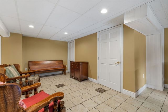 1252 Sharon St, Aliquippa, PA 15001