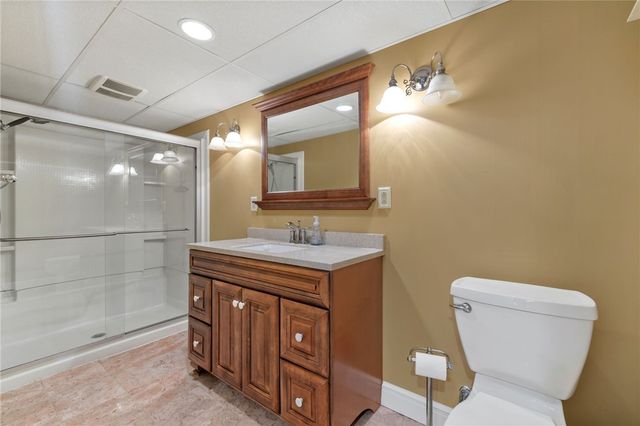 1252 Sharon St, Aliquippa, PA 15001