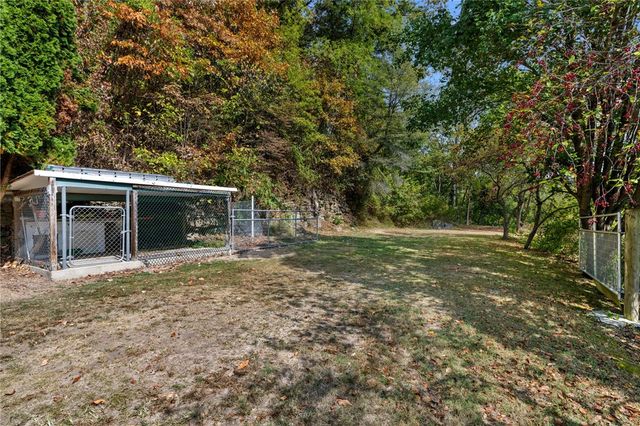 1252 Sharon St, Aliquippa, PA 15001