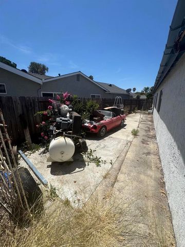 11535 Elbert Ct., San Diego, CA 92126
