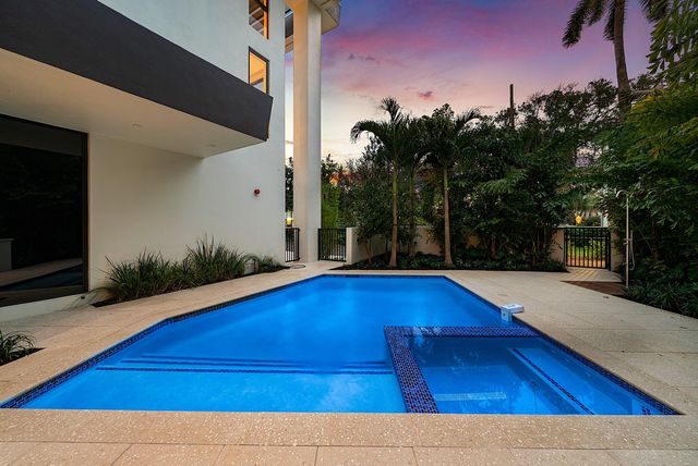 810 Andrews Avenue, Delray Beach, FL 33483