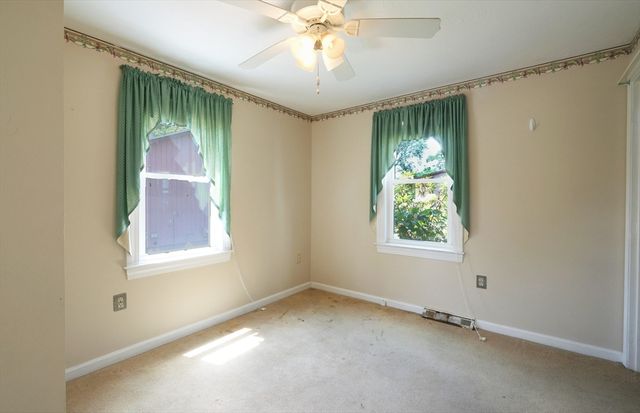 7 Holly St, Halifax, MA 02338