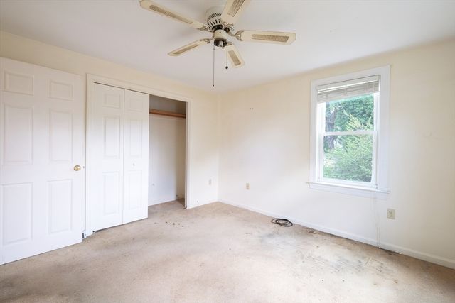 7 Holly St, Halifax, MA 02338