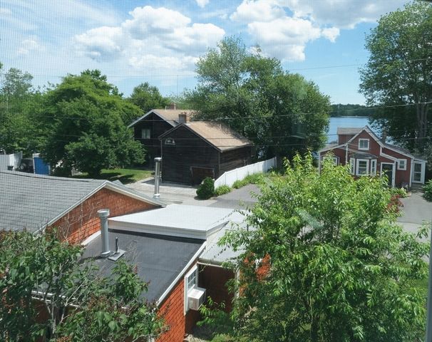 7 Holly St, Halifax, MA 02338