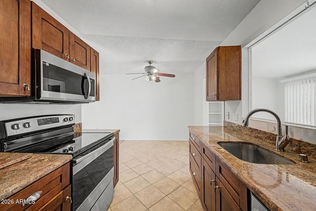 1946 E GRANDVIEW Drive, Phoenix, AZ 85022