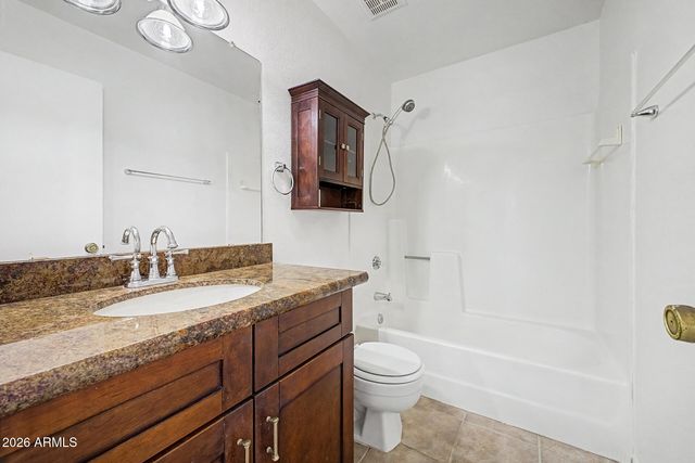 1946 E GRANDVIEW Drive, Phoenix, AZ 85022