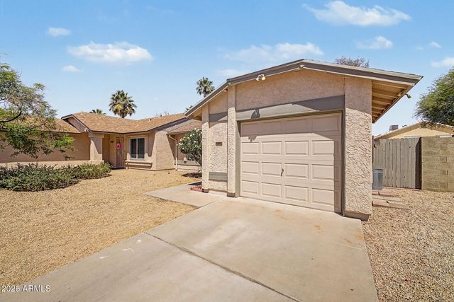 1946 E GRANDVIEW Drive, Phoenix, AZ 85022