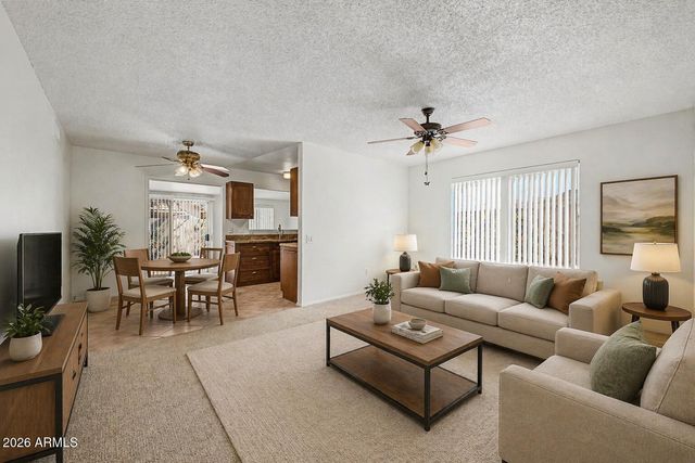 1946 E GRANDVIEW Drive, Phoenix, AZ 85022