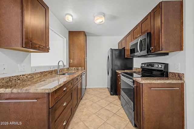 1946 E GRANDVIEW Drive, Phoenix, AZ 85022