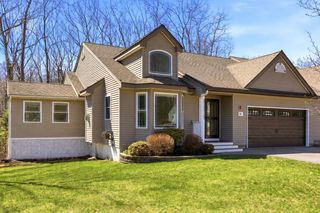 8 Indian Hill Rd # L, Derry, NH 03038
