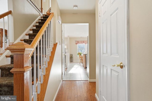 1613 LAKEVIEW CIR, Yardley, PA 19067