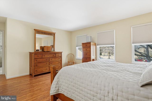 1613 LAKEVIEW CIR, Yardley, PA 19067