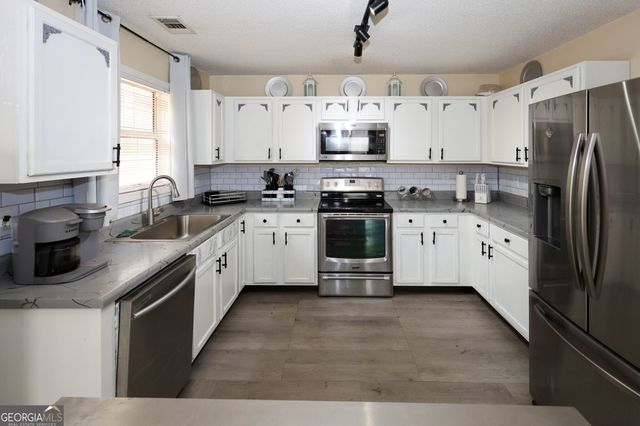7212 Ravenwood Lane, Lithonia, GA 30038