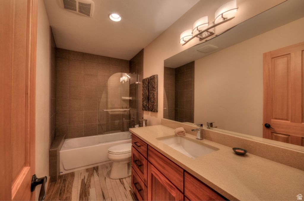 Image 14 of property listing at 425 AMBER LN, Castle Valley, UT 84532