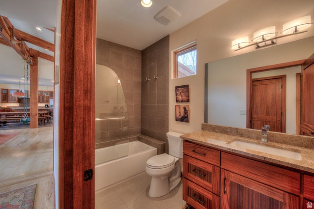 Image 15 of property listing at 425 AMBER LN, Castle Valley, UT 84532