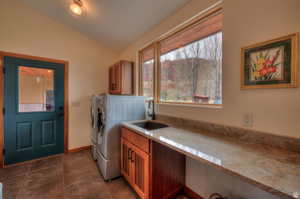 Image 21 of property listing at 425 AMBER LN, Castle Valley, UT 84532