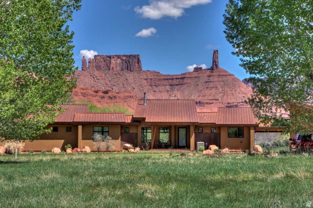 Image 22 of property listing at 425 AMBER LN, Castle Valley, UT 84532