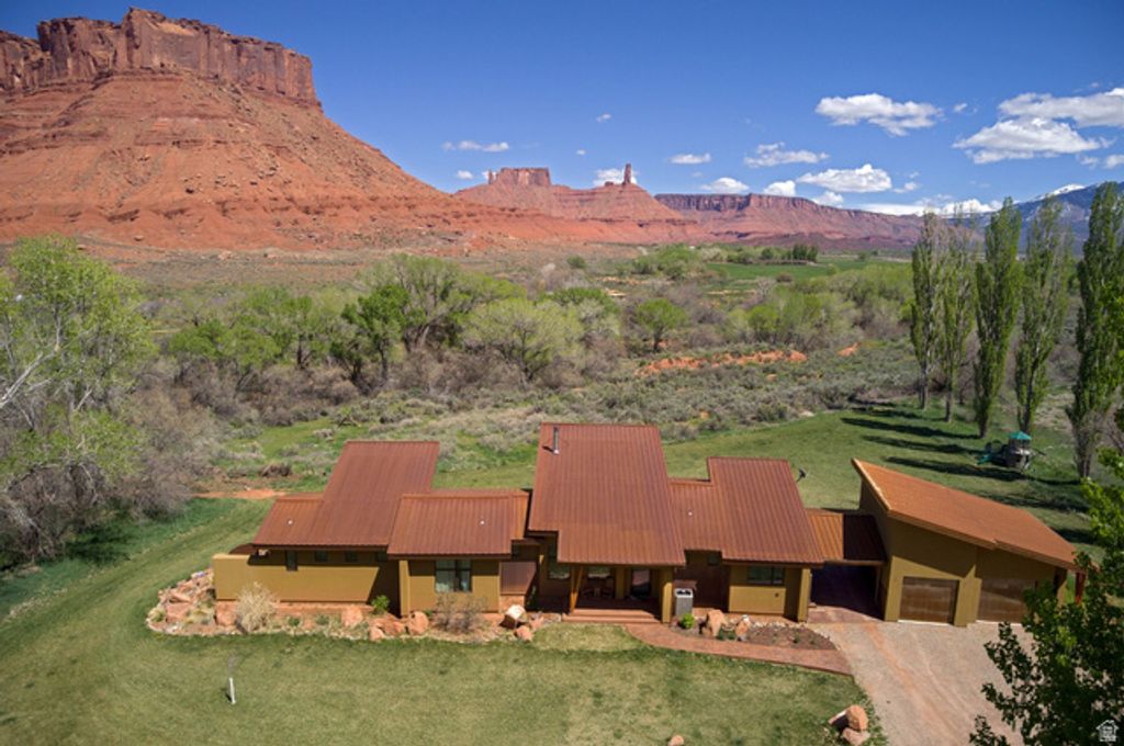 Image 25 of property listing at 425 AMBER LN, Castle Valley, UT 84532